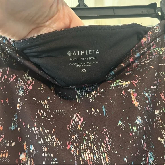 Athleta Match Point Skort in the "City Lights" print - Size XS - Picture 10 of 16